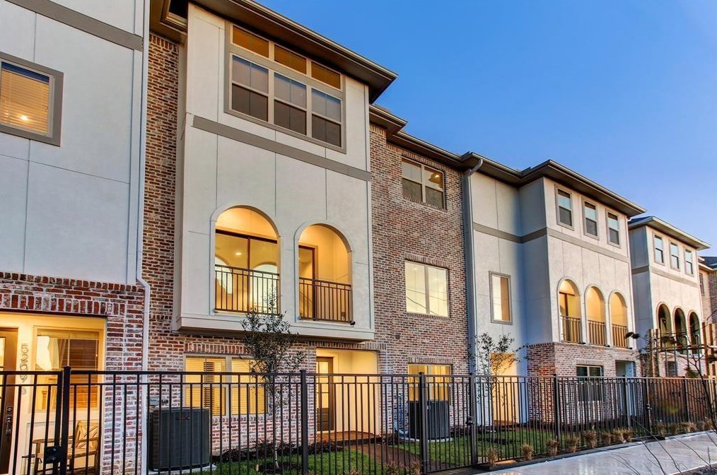 5238 Schuler St, Houston, TX 77007