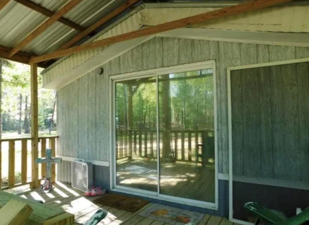159 Cloverdale, Livingston, TX 77351-2488