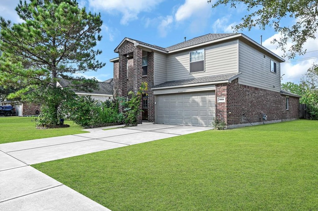 8323 Taro Ln, Baytown, TX 77521-7913