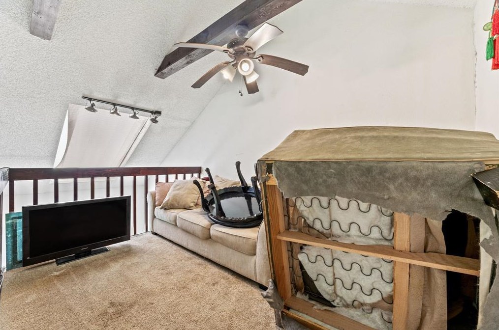 8547 Sands Pt Dr, Houston TX  exterior