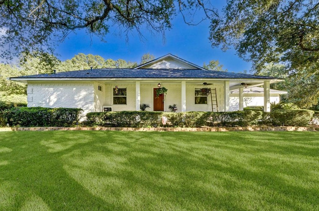 9550 Lake Conroe Dr, Conroe, TX 77304