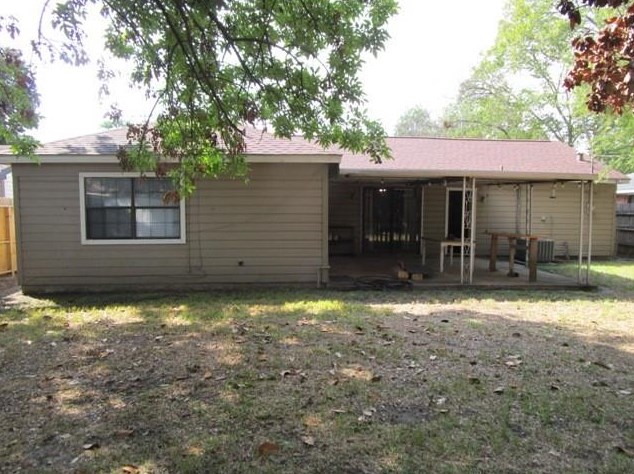 10411 Dunvegan Way, Houston TX  77013-5505 exterior