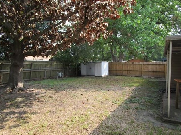 10411 Dunvegan Way, Houston TX  77013-5505 exterior