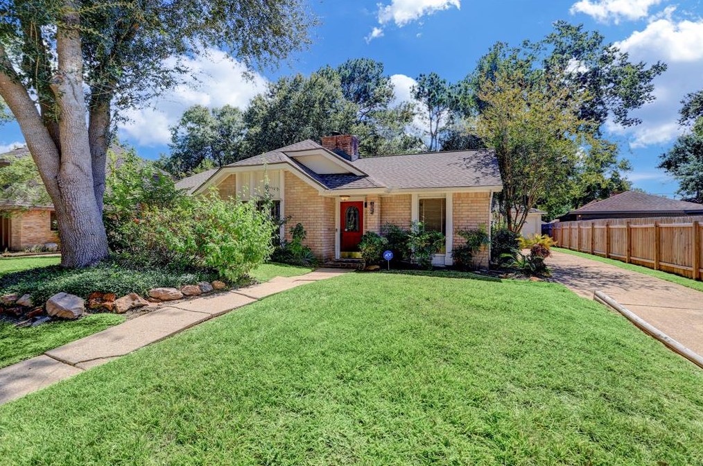 3706 Haven Pines Dr, Humble, TX 77345