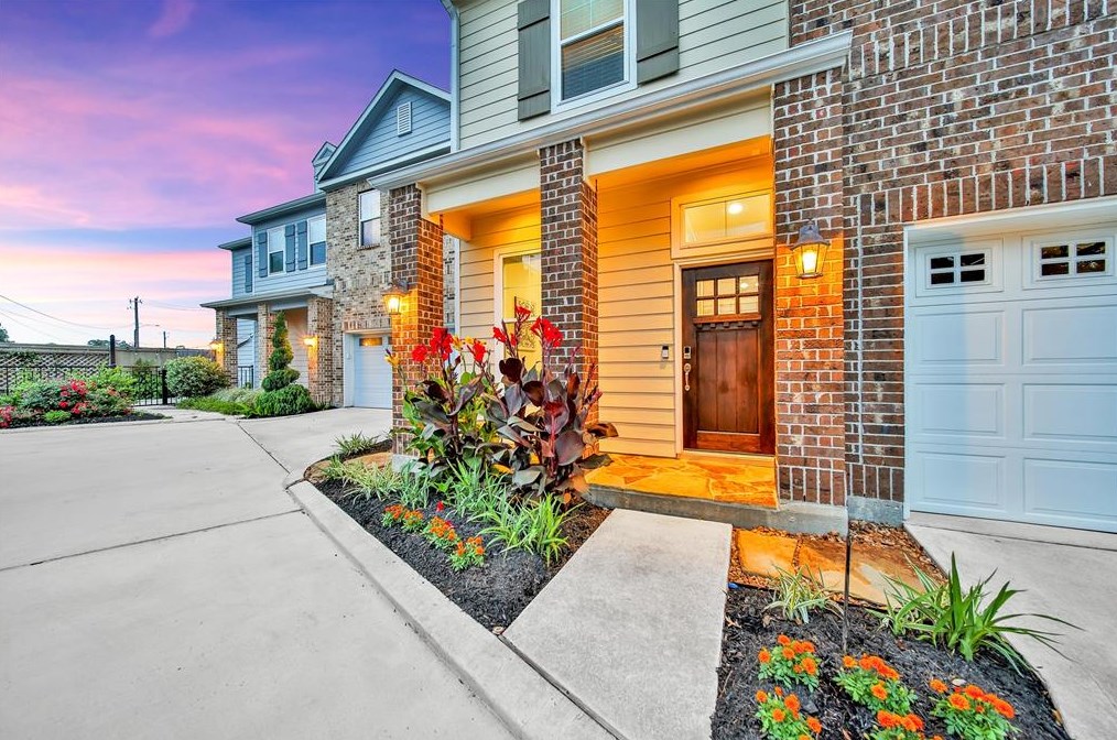 5012 Ella Blvd, Houston, TX 77018-1310