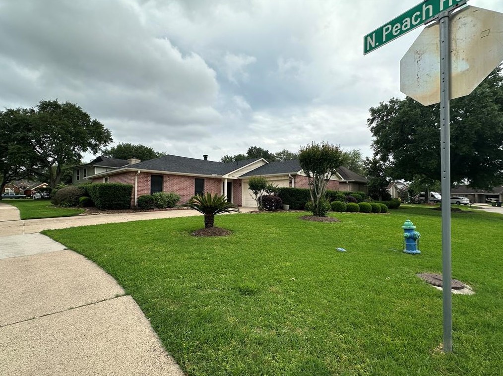 2934 Poplar Creek Ln, Pearland, TX 77584