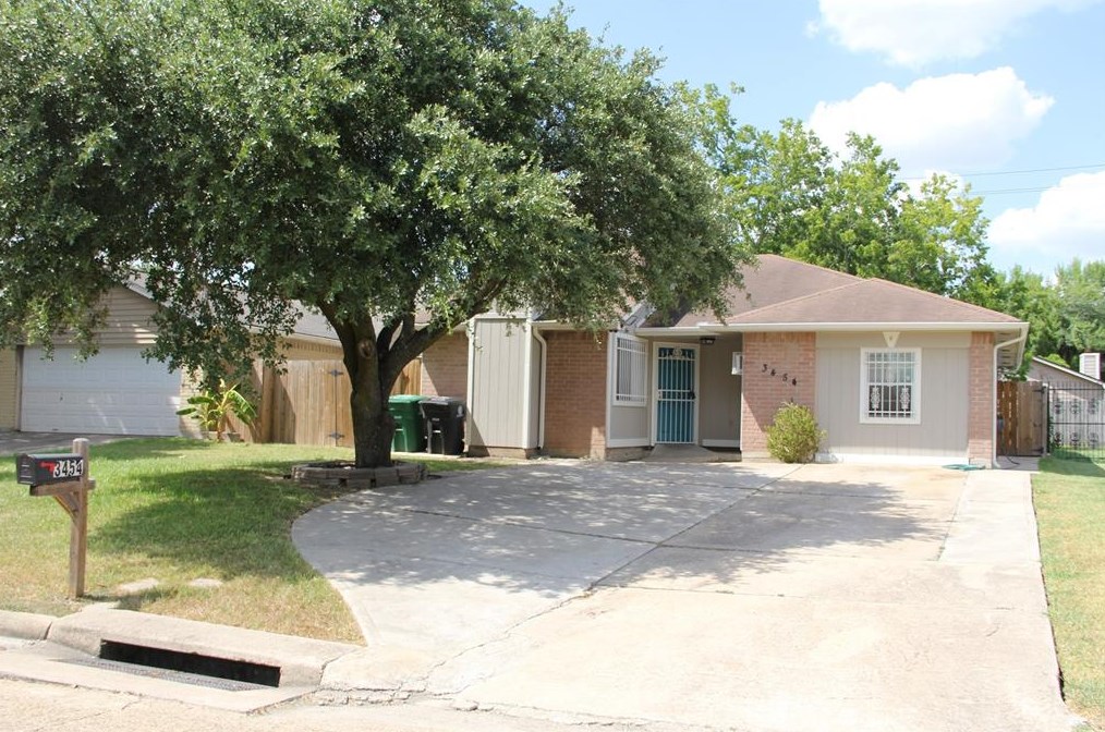 3454 Brookston St, Houston, TX 77045-3629