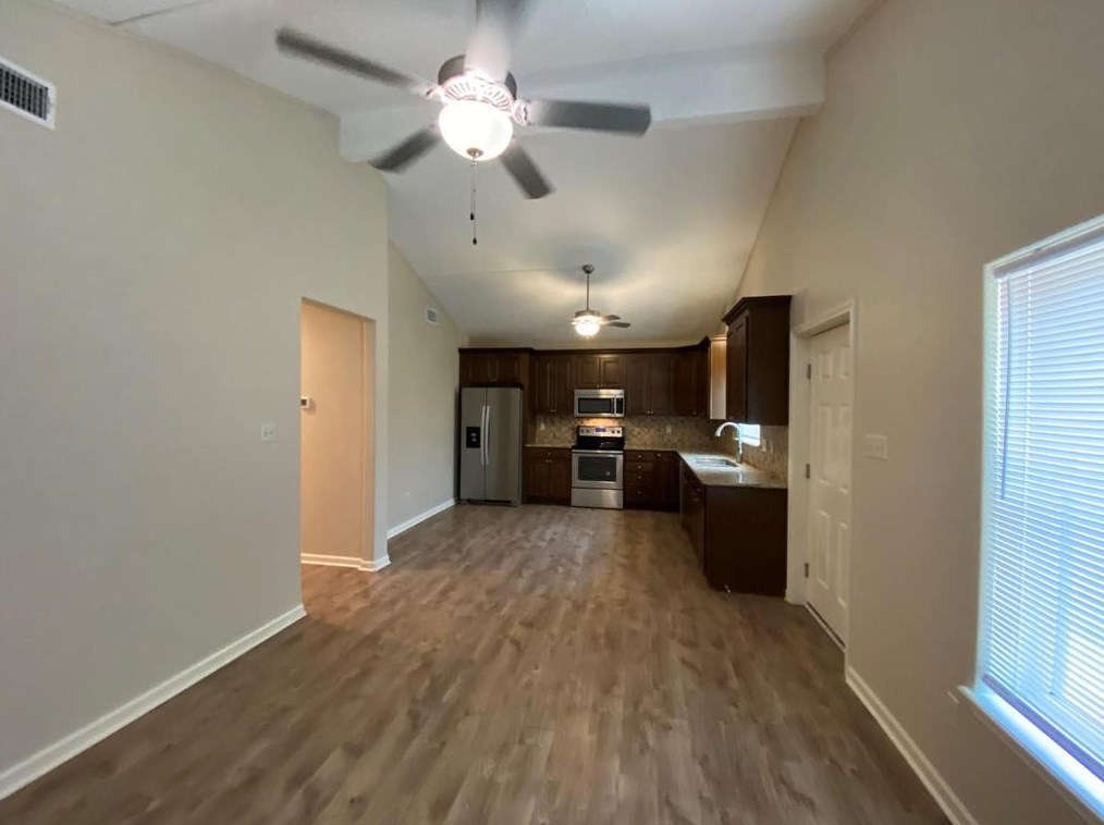 140 Huisache St, Richwood, TX 77566