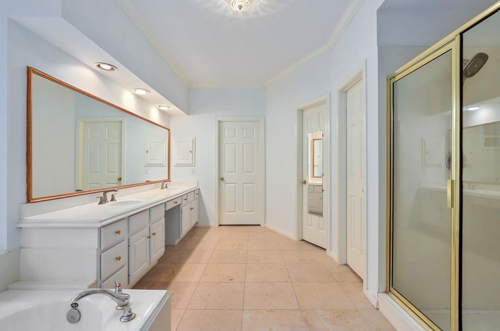 3818 Partridgeberry Ct, Houston TX  77059-4066 exterior