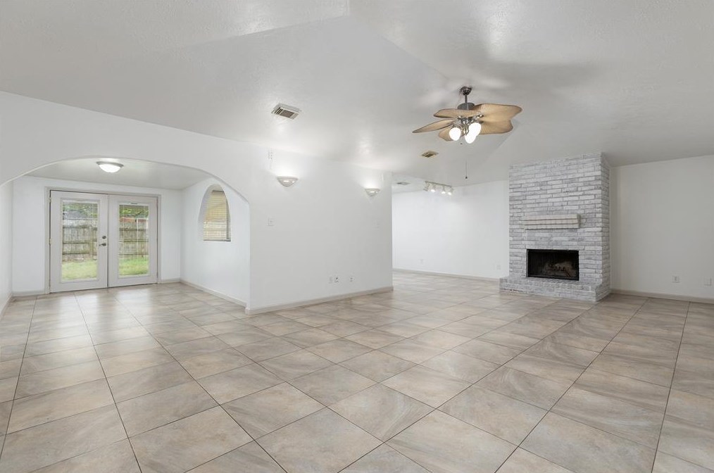 5730 Woodmancote Dr, Humble TX  77346-2602 exterior