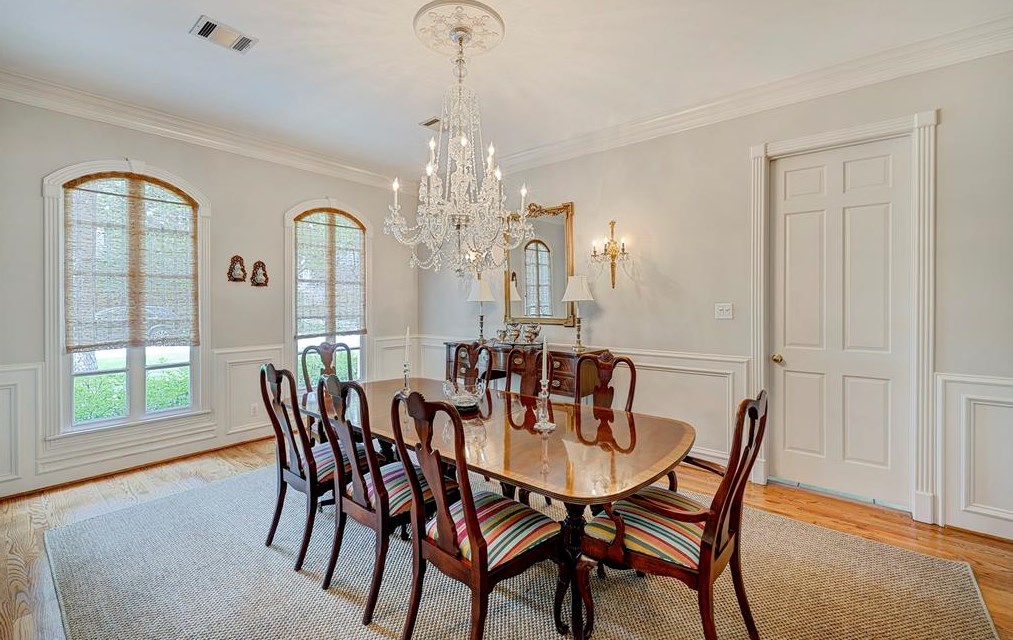 238 Warrenton Dr, Houston TX  77024-6226 exterior