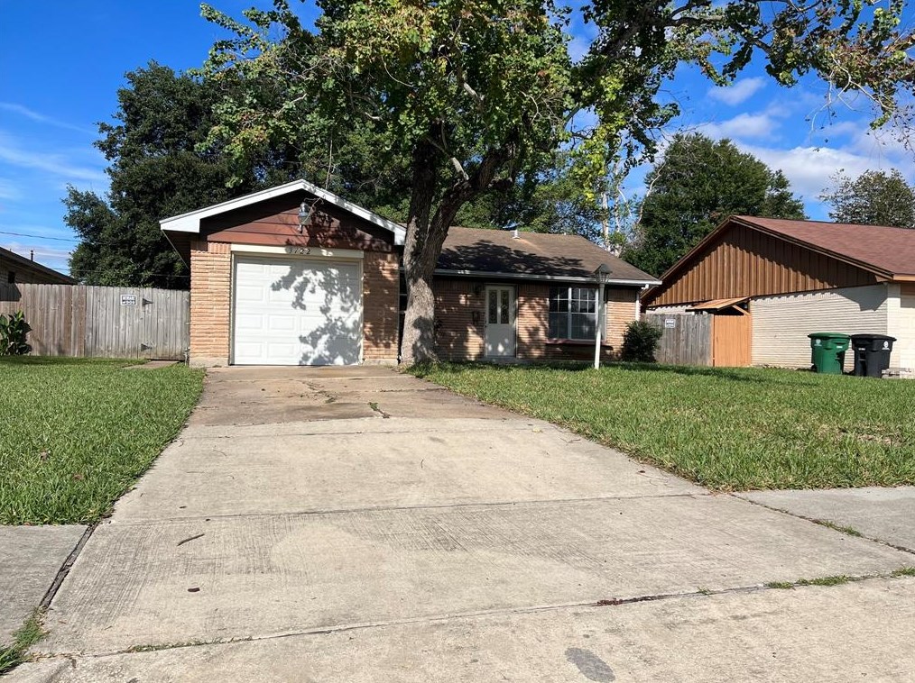 3722 Cloverbrook Dr, Houston, TX 77045