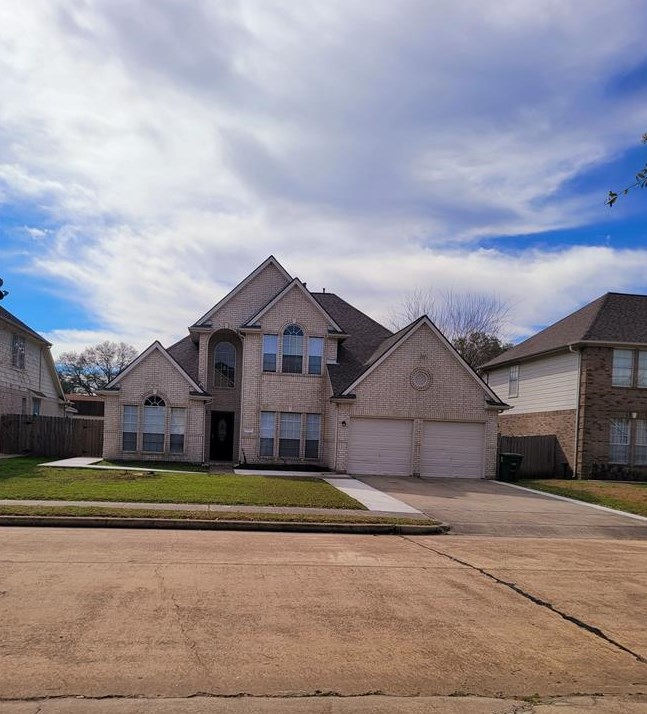 9510 Almeda Pines Dr, Houston, TX 77075
