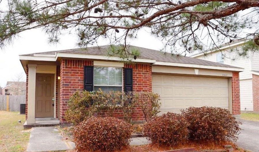 23927 Kingbriar Dr, Spring TX  77373-2284 exterior