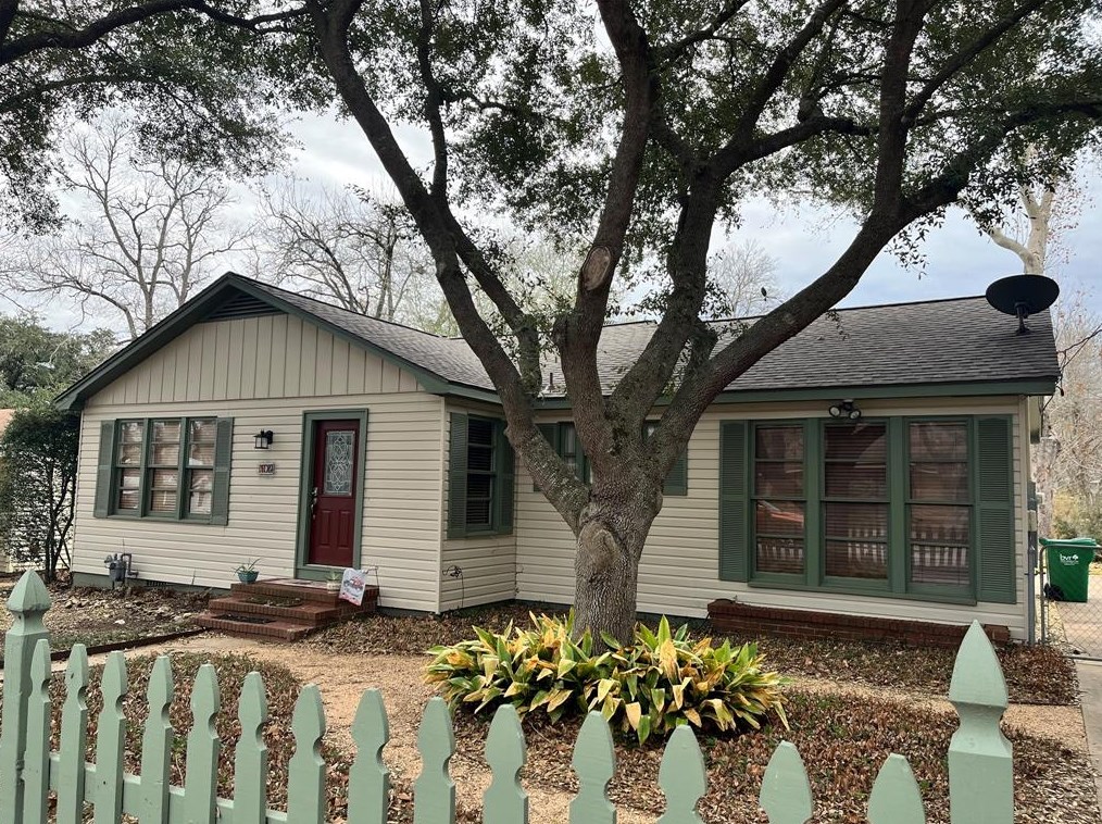 702 E Sixth St, Brenham, TX 77833