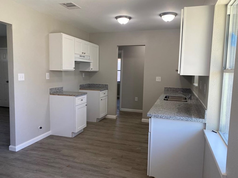 1404 Effie Ln, Pasadena TX  77502-2946 exterior