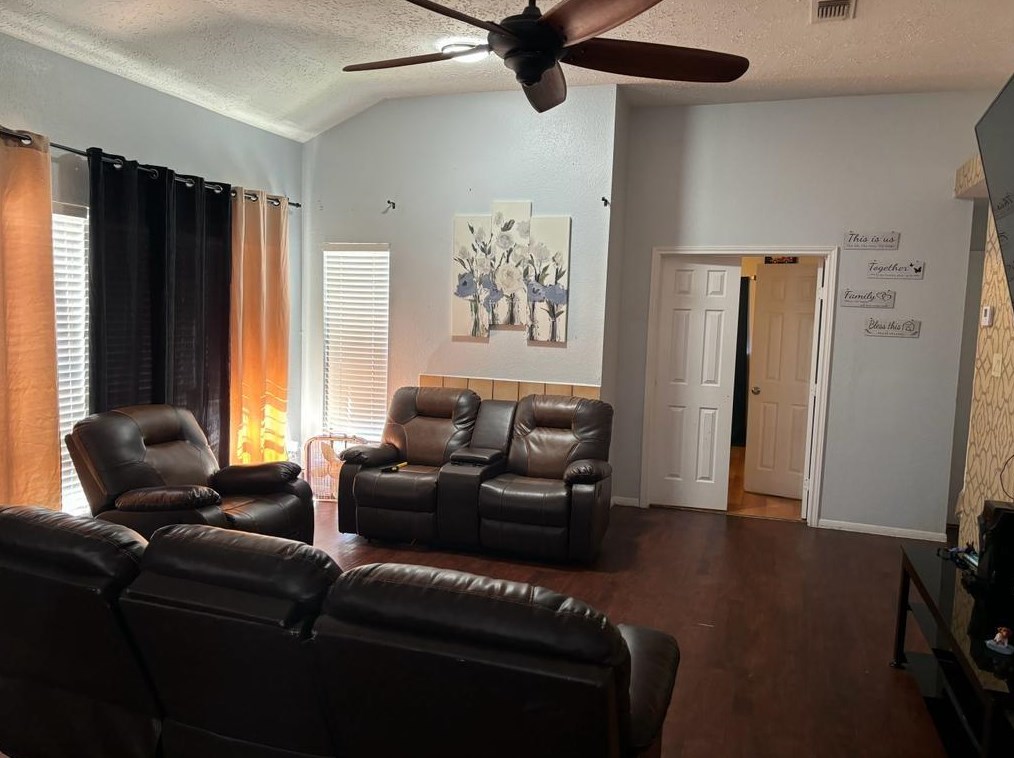 7210 Caddo Lake Ln, Houston, TX 77083