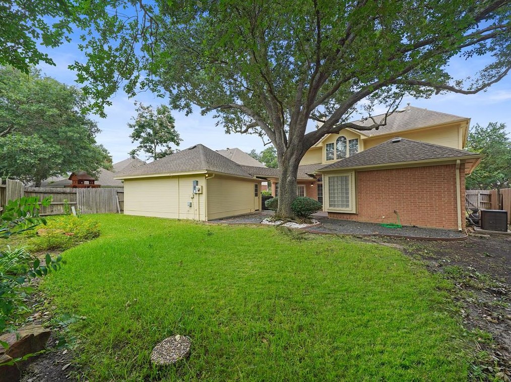 1370 Remington Crst Dr, Houston TX  77094-2948 exterior