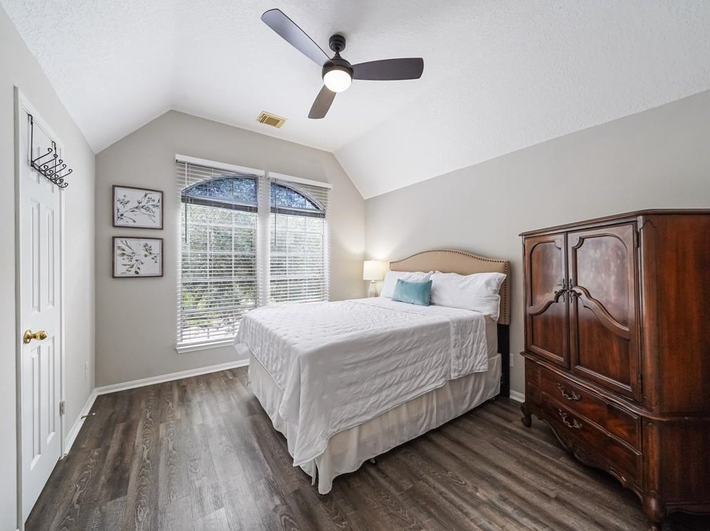 1370 Remington Crst Dr, Houston TX  77094-2948 exterior