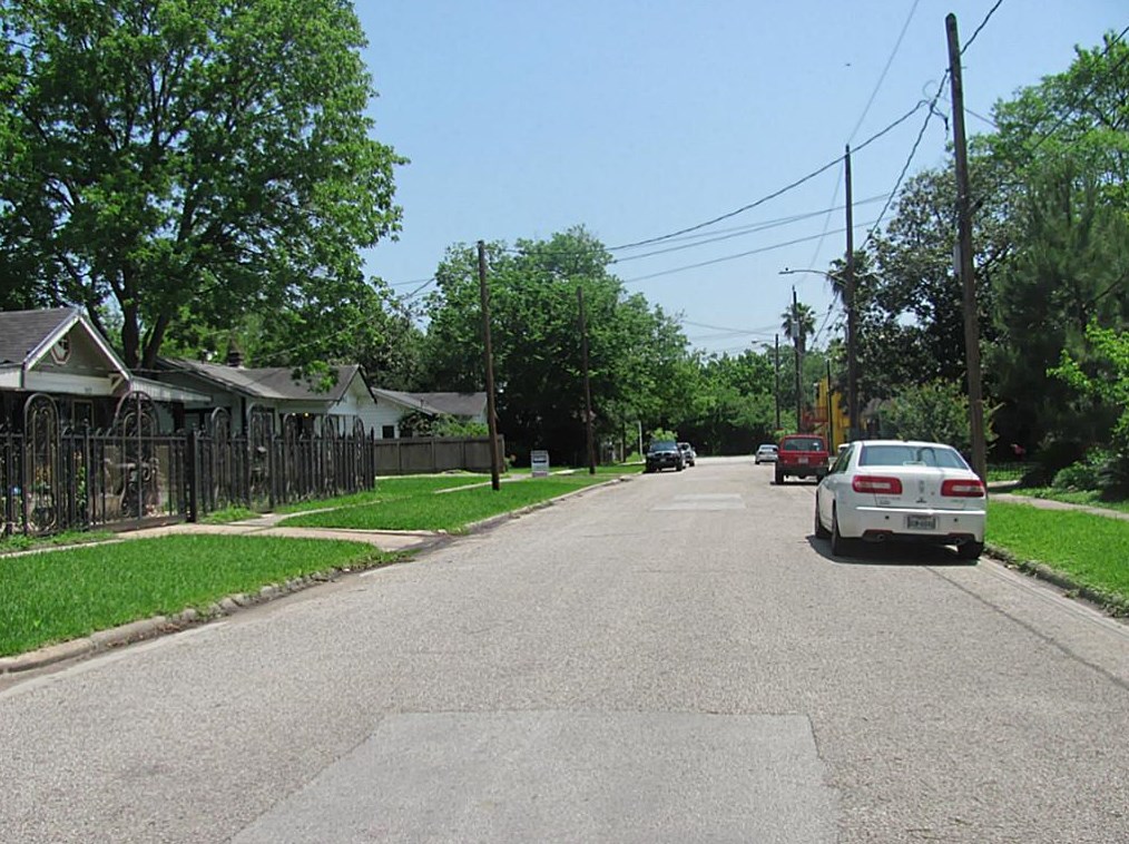 916 Nadine, Houston TX  77009-2443 exterior