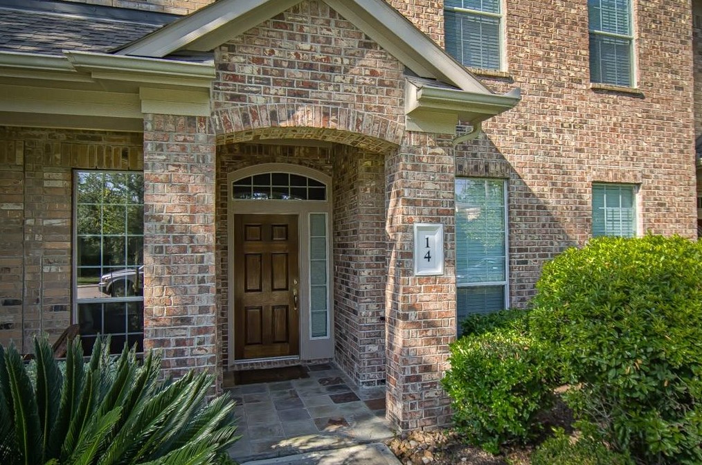 14 Ginger Jar St, Spring TX  77382-2807 exterior