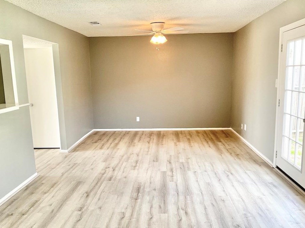 1227 Oregon St, Morgans Point TX  77571-6477 exterior