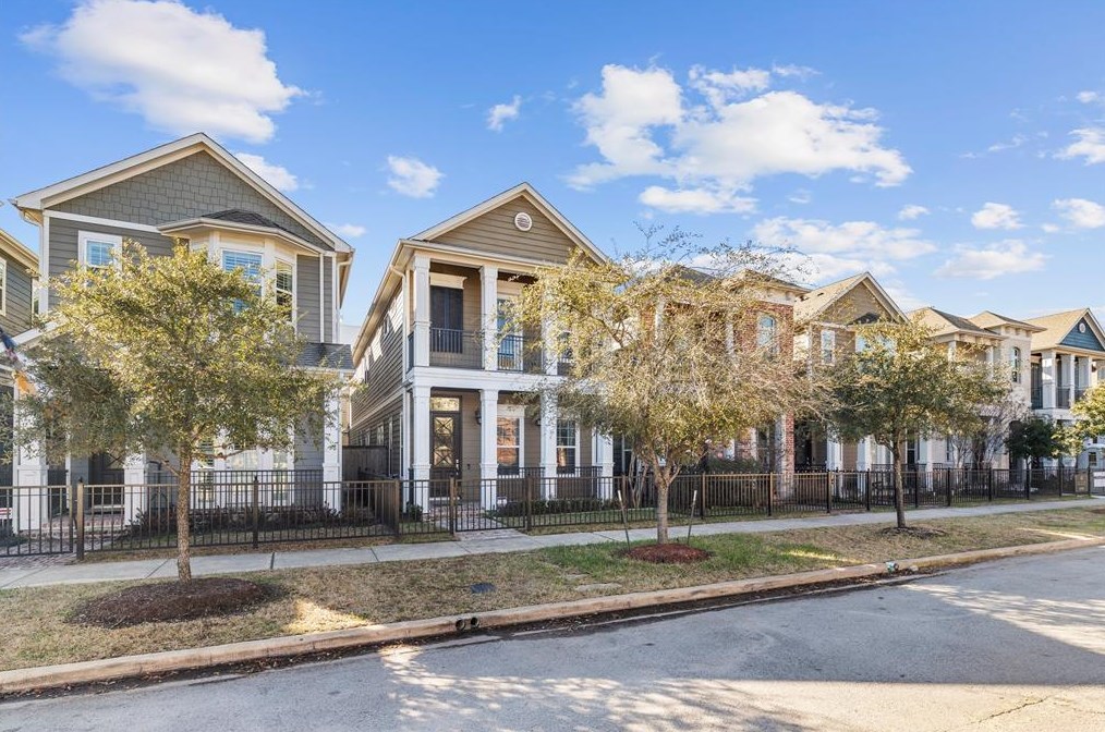 428 W 26th St, Houston, TX 77008