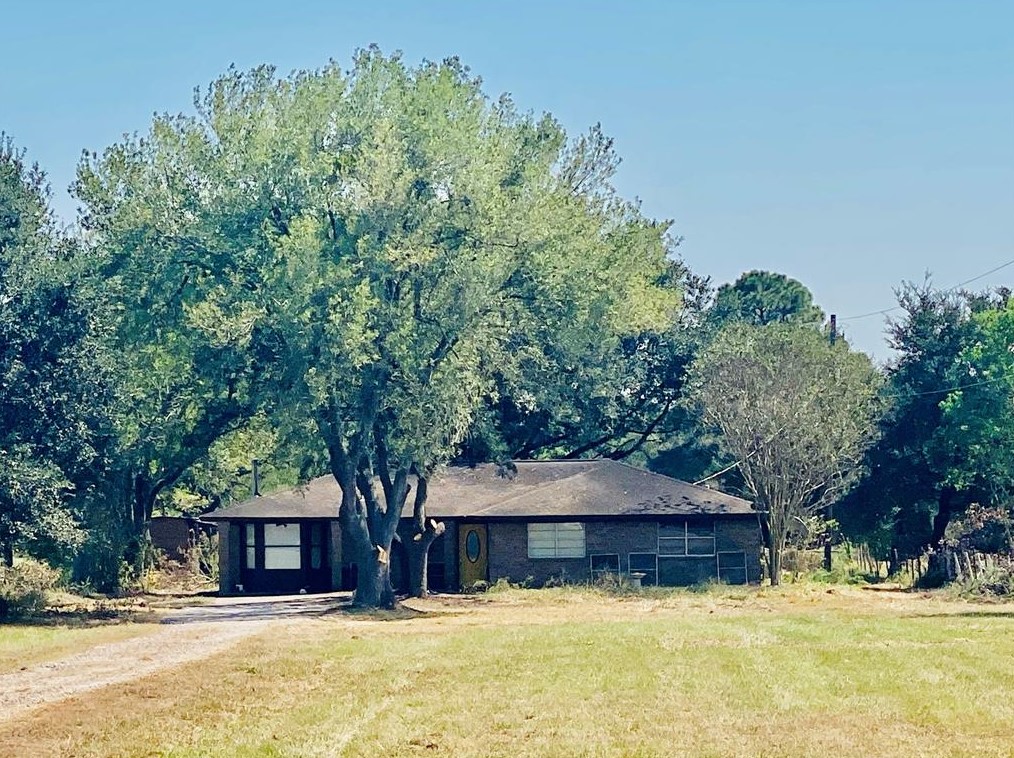 6223 Fenske Ln, Needville, TX 77461