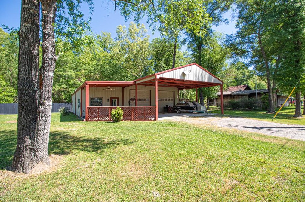 373 N Lk Shr Dr, Livingston, TX 77351