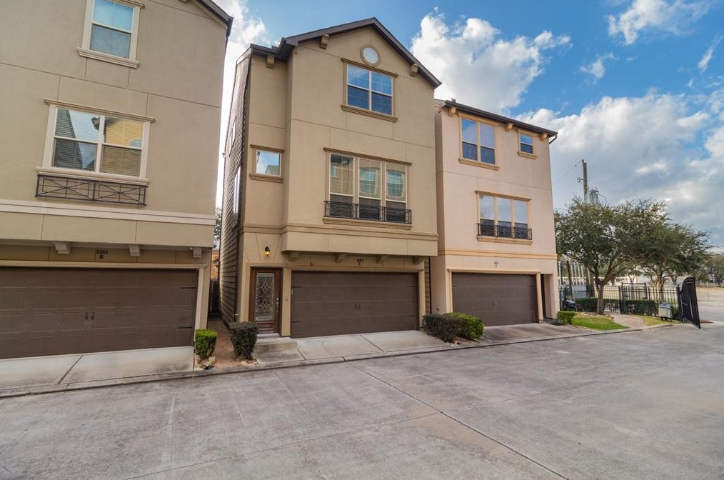 6363 Fairdale Ln #s, Houston, TX 77057