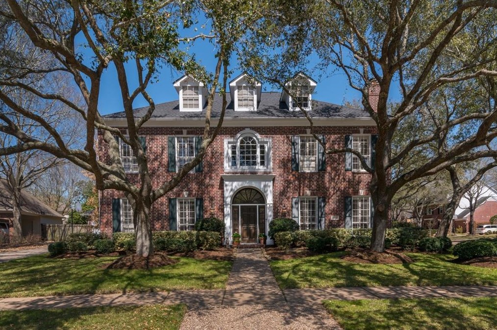 1915 Sandgate Falls Ct, Houston, TX 77062-2346