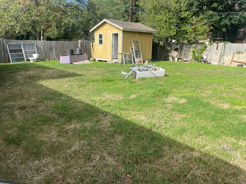 4915 Andrea St, Houston TX  77021-5107 exterior