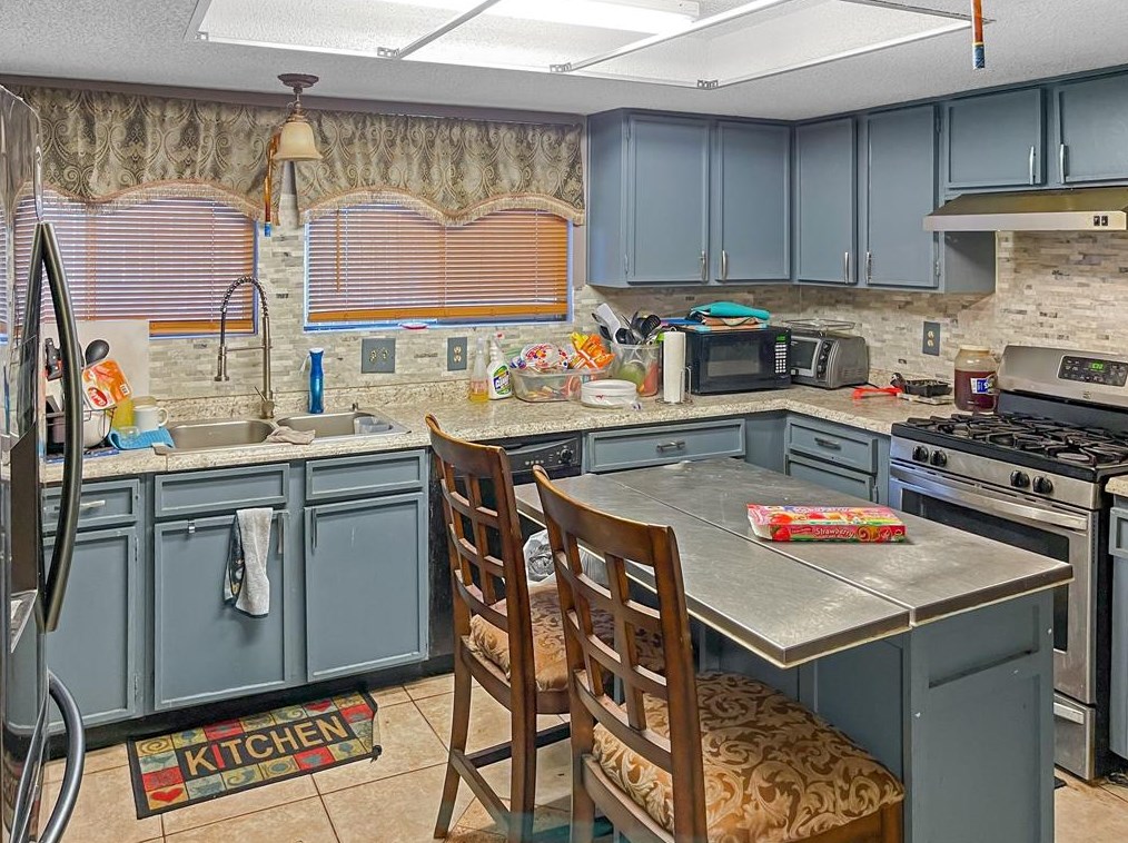 12518 Seaswept Dr, Houston, TX 77071-2908
