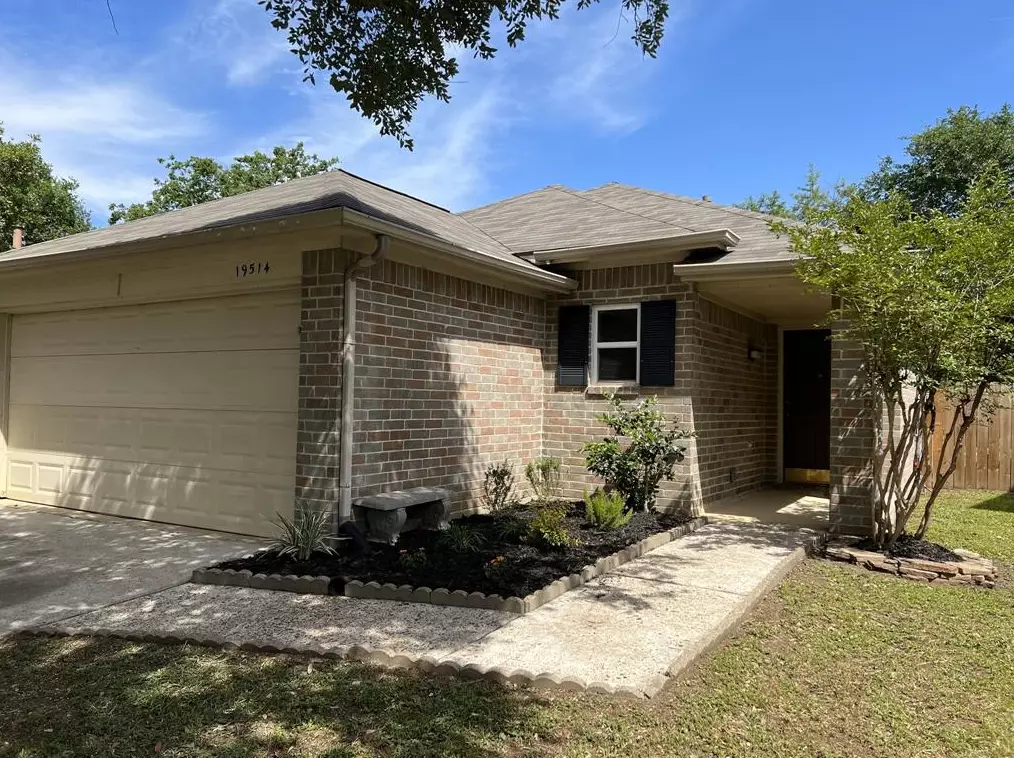 19514 Sandy Bank Dr, Tomball, TX 77375