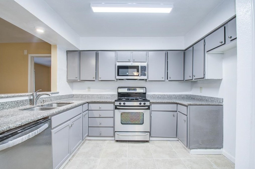 13146 Crystal Cv Dr, Houston TX  77044-1813 exterior