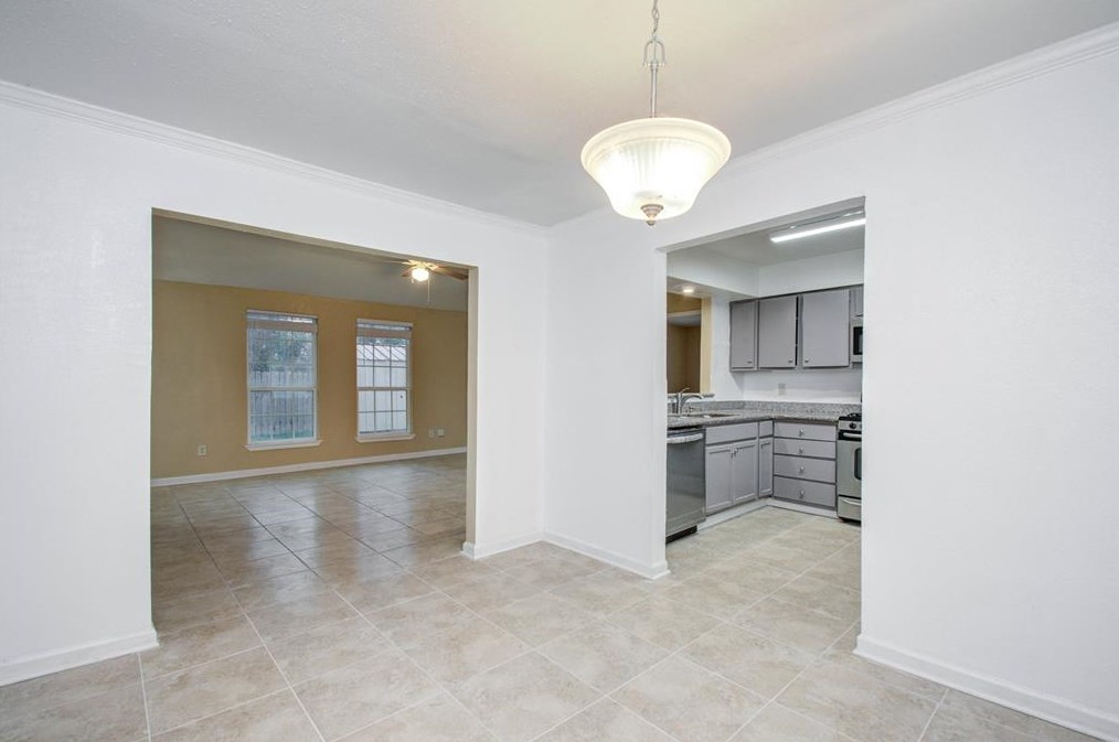 13146 Crystal Cv Dr, Houston TX  77044-1813 exterior