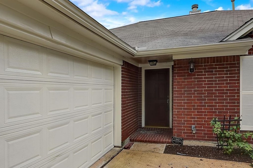 2918 Meadow Brook Dr, League City, TX 77573