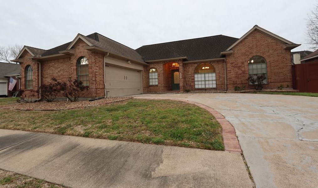 16011 Mountain Shadows Dr, Houston, TX 77084