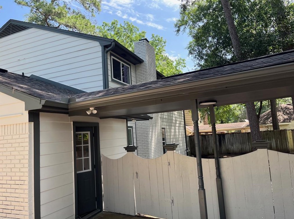 1427 Sweet Grass Trl, Houston TX  77090-1844 exterior
