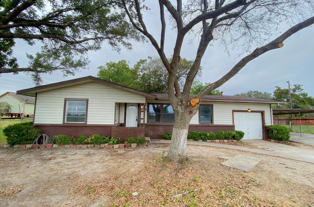 6722 State St, Hitchcock, TX 77563