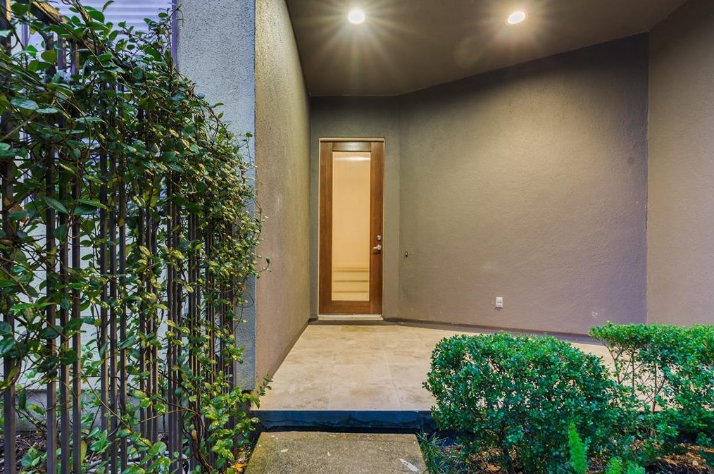 1730 Wentworth St, Houston, TX 77004-5645