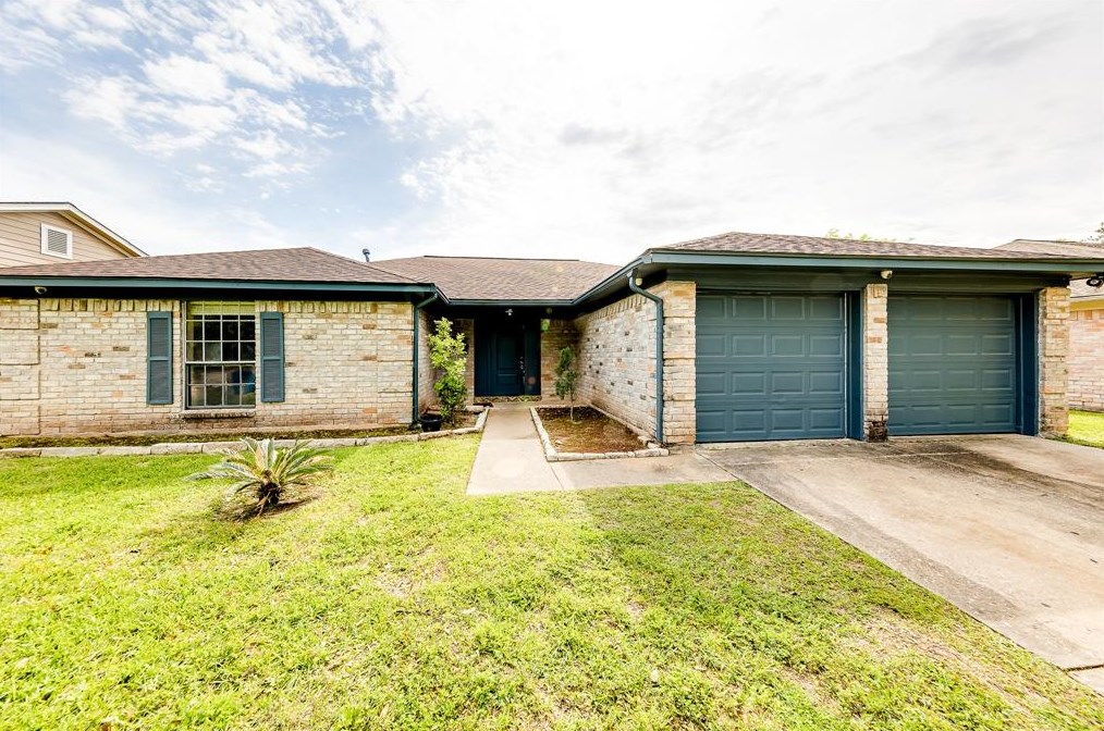 7111 Ln Entrada, Houston TX  77083-2908 exterior