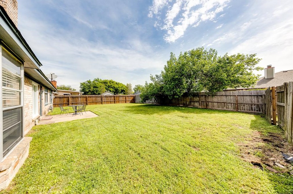 7111 Ln Entrada, Houston TX  77083-2908 exterior