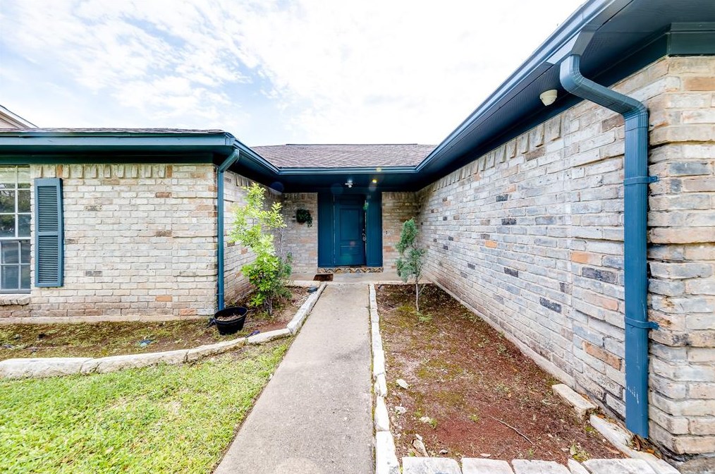7111 Ln Entrada, Houston TX  77083-2908 exterior