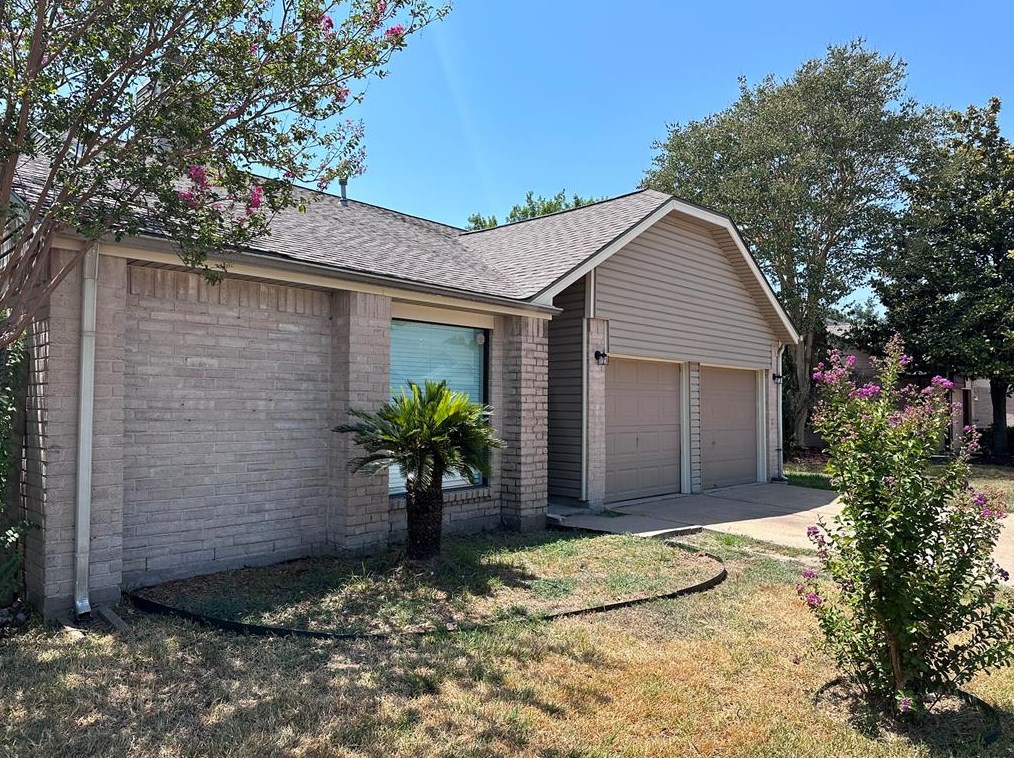 11903 Wood Hollow Ln, Houston, TX 77043