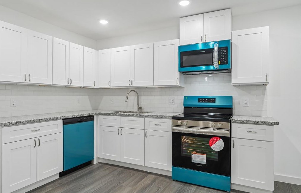 7804 Crestview Dr, Houston TX  77028-2503 exterior