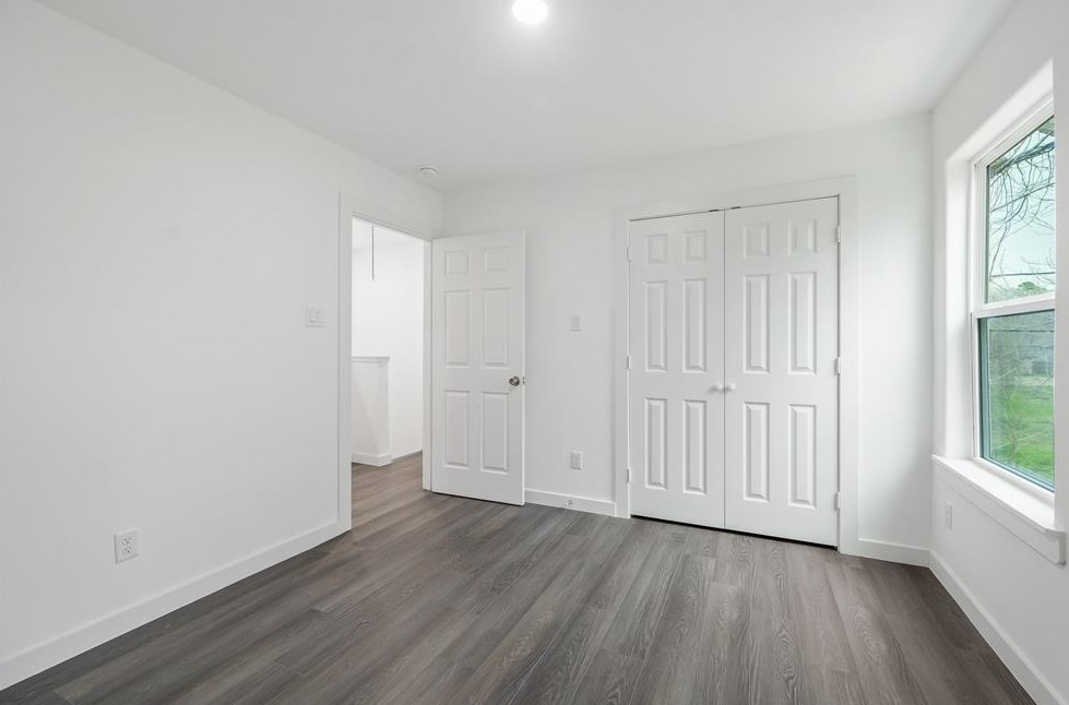 7804 Crestview Dr, Houston TX  77028-2503 exterior