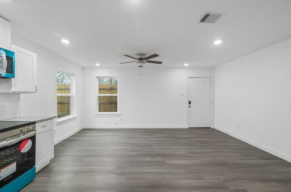 7804 Crestview Dr, Houston TX  77028-2504 exterior