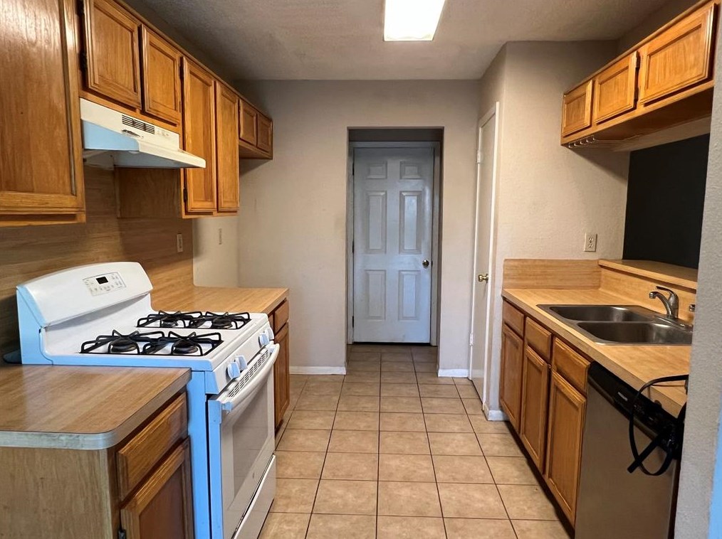 3911 Issacks Way, Sugar Land TX  77479-1726 exterior