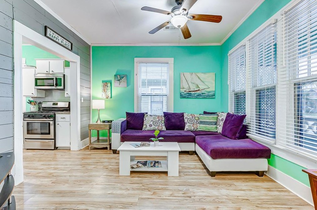 2219 33rd Street E, Galveston, TX 77550